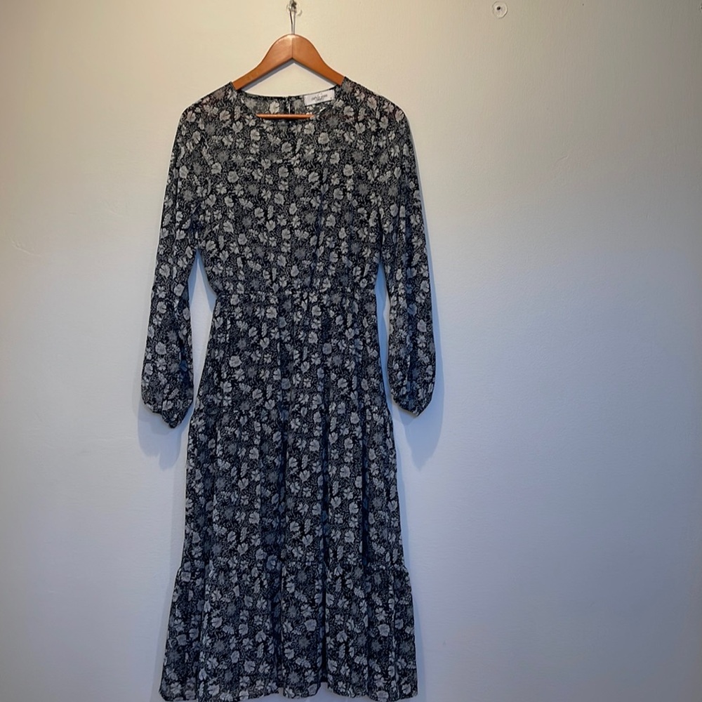 CJLA size M midis dress